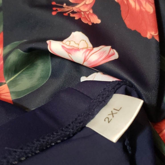 2 Piece PLUS SIZE Tankini Swimsuit - Picture 5 of 5